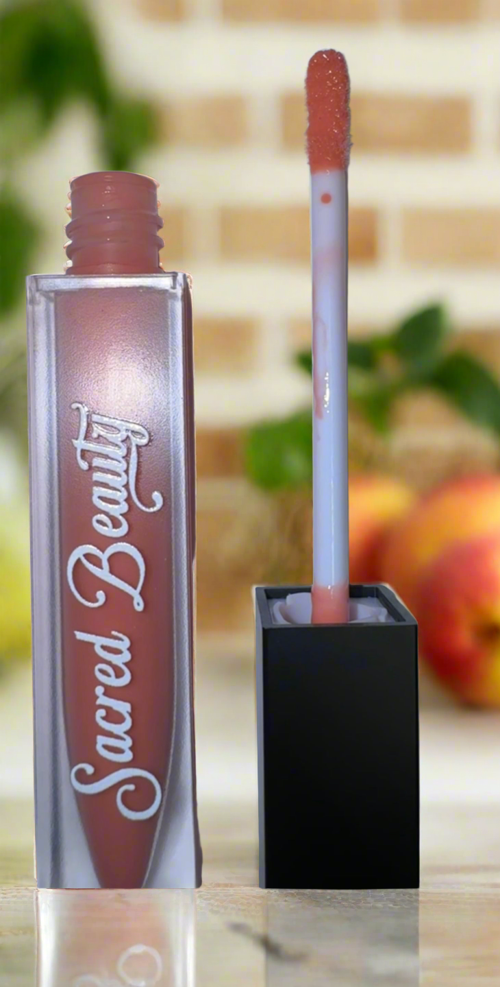 Peach Me Lip Gloss – Sweet, Soft, and Irresistibly Shiny 🍑