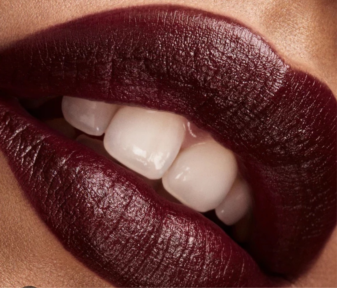 “Gloss Kit – Shine + Hydration in One”