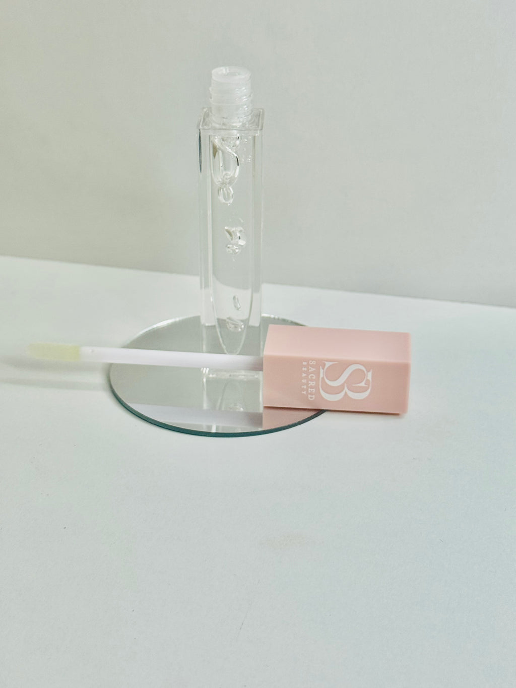 Hydrating Lip Gloss — Everyday Radiance